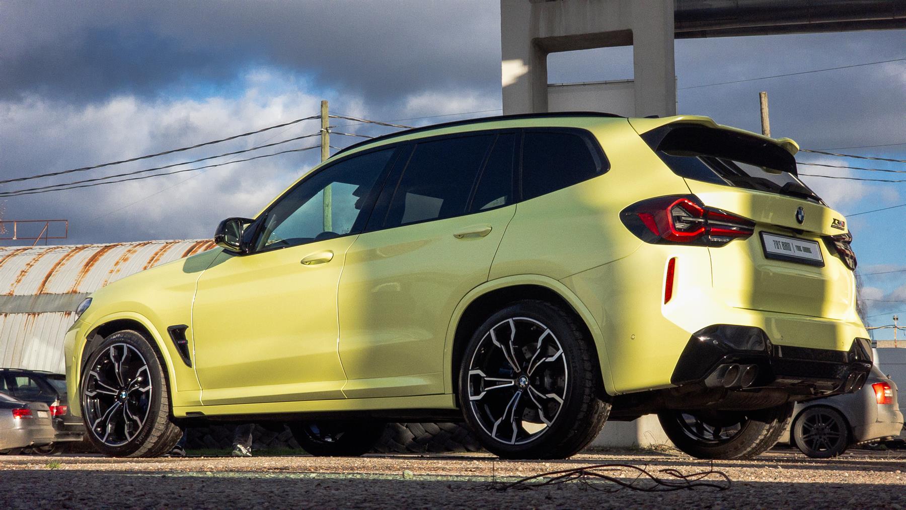 BMW X1 media 3