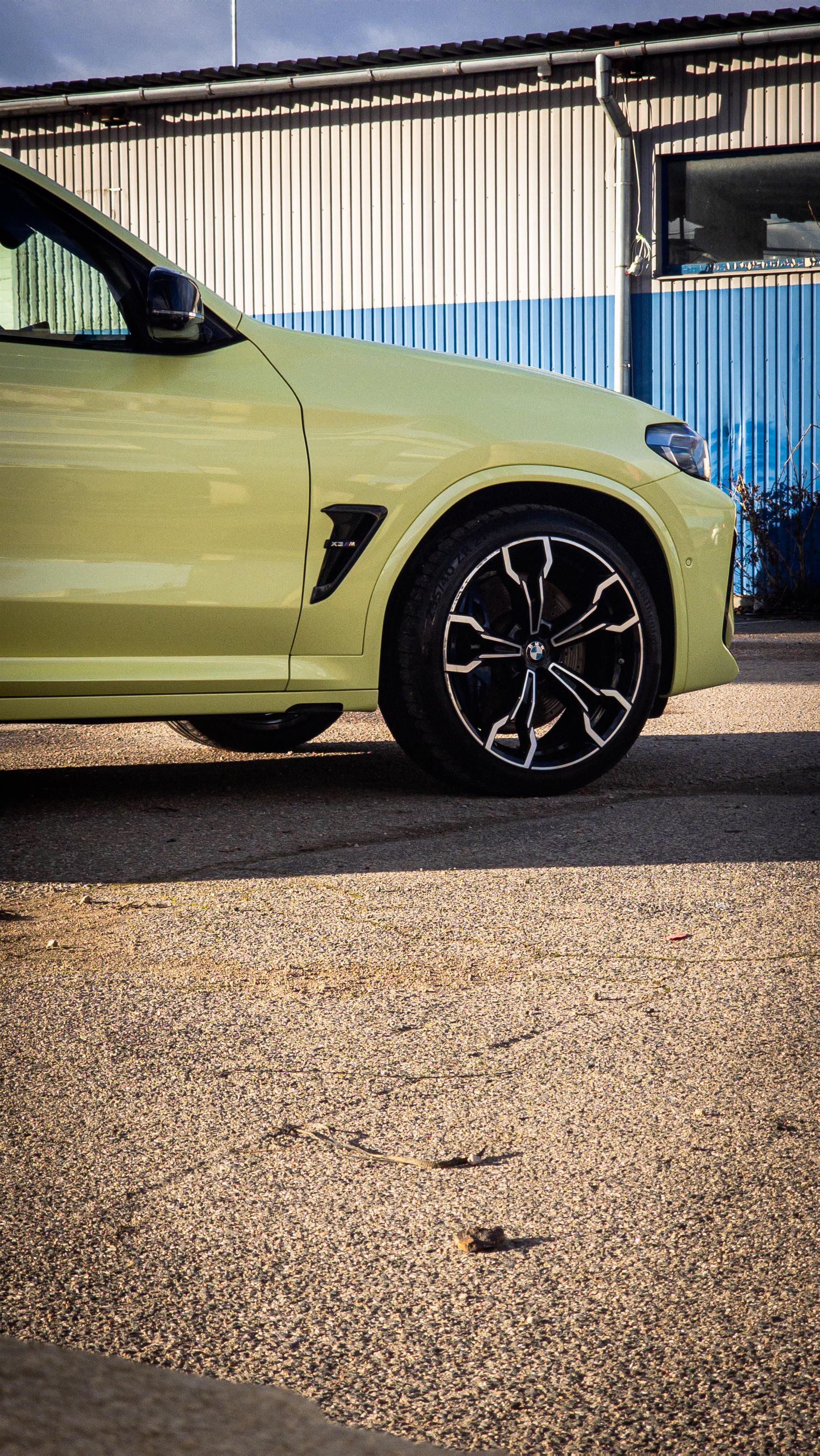BMW X1 media 8
